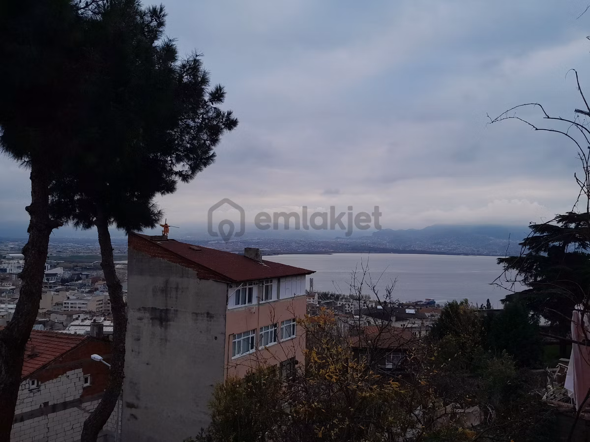 İzmit Hacihasan Mahallesi Nde Müstakil 3 Katlı Ev - 6