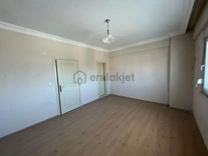 Merkezi Konumda Geniş 3+1 Daire - 14