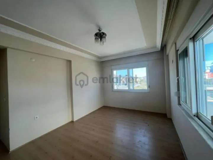 Merkezi Konumda Geniş 3+1 Daire - 18