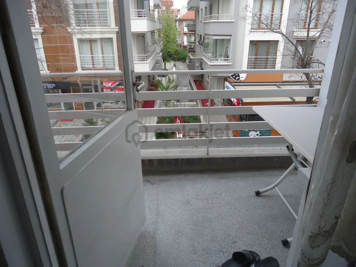 Bahcelide 2. Katta Ön 3+1 Metro Yakını Otoparklı Temiz - 7