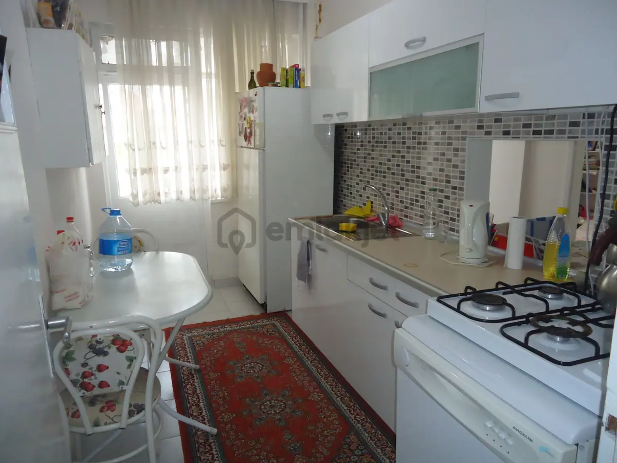 Bahcelide 2. Katta Ön 3+1 Metro Yakını Otoparklı Temiz - 12