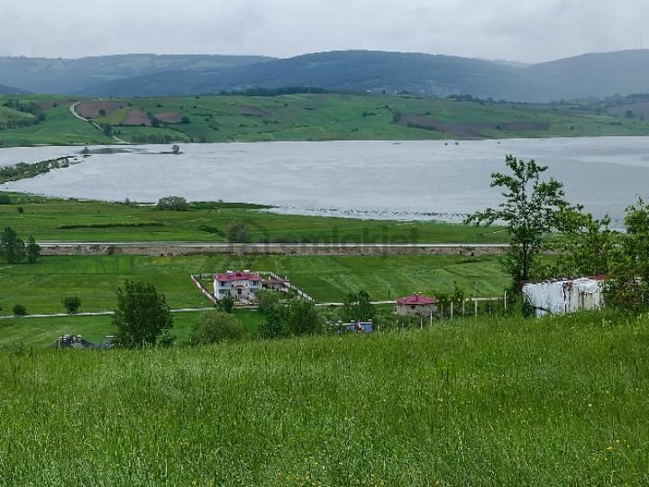 Sahibinden Göl Manzarali Arsa-tarla