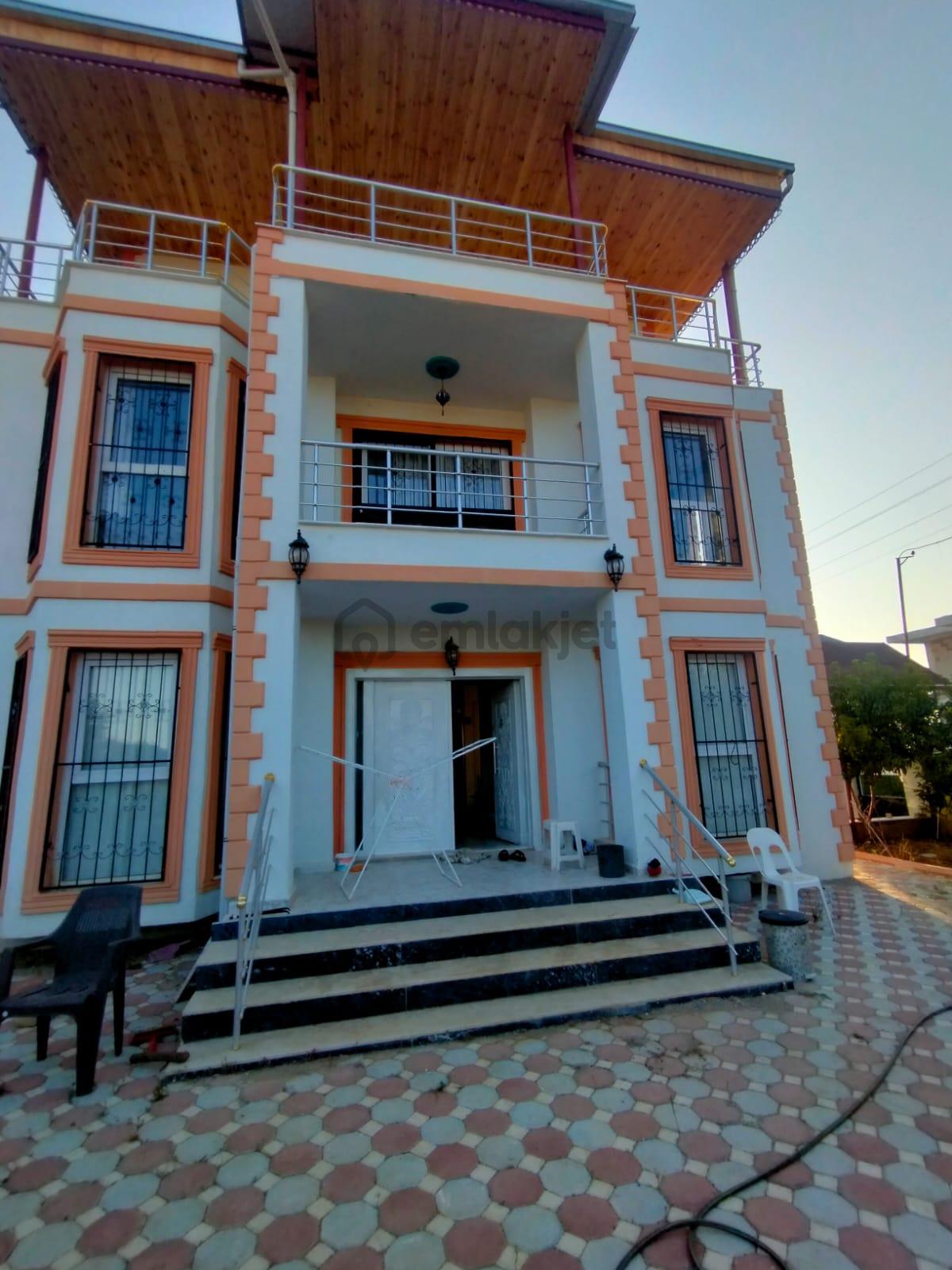 Sahibinden Farklı Bir Villa, İskanı Alınmıştır. - 12