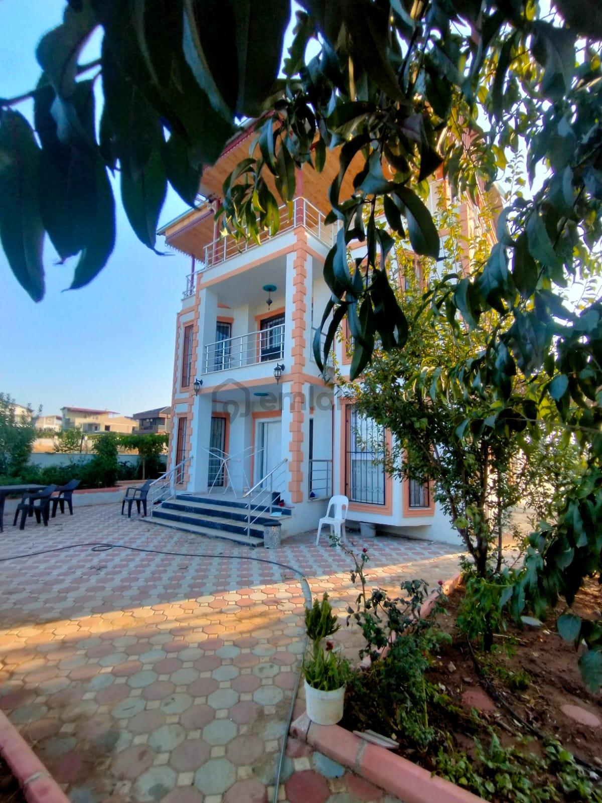 Sahibinden Farklı Bir Villa, İskanı Alınmıştır. - 11