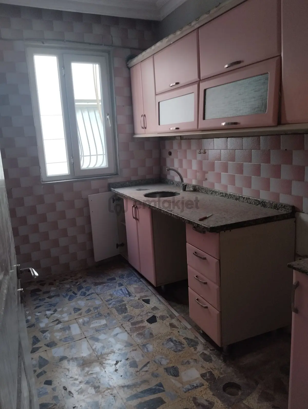 Sahibinden 4 Odalı Merkezi Yerde Tekli Daire - 11