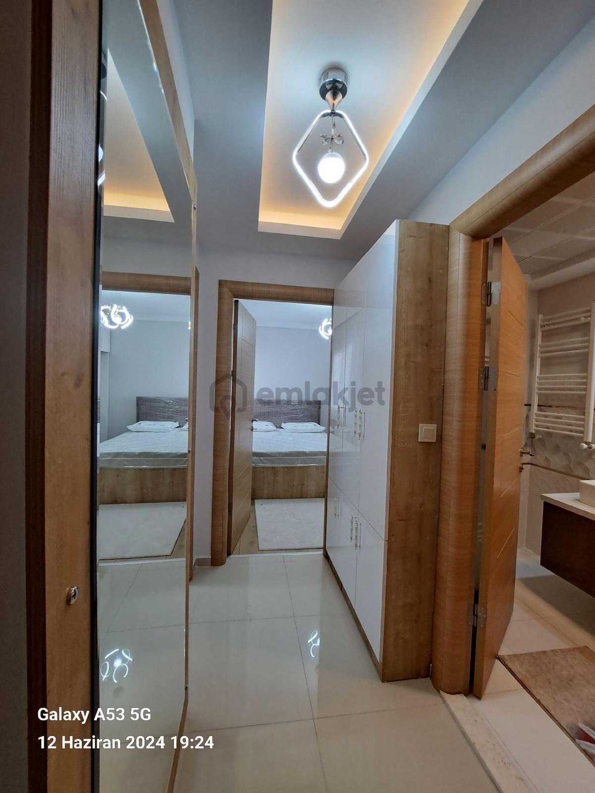Bornova Da 2+1 Satılık Eşyalı Lüks Daire - 25