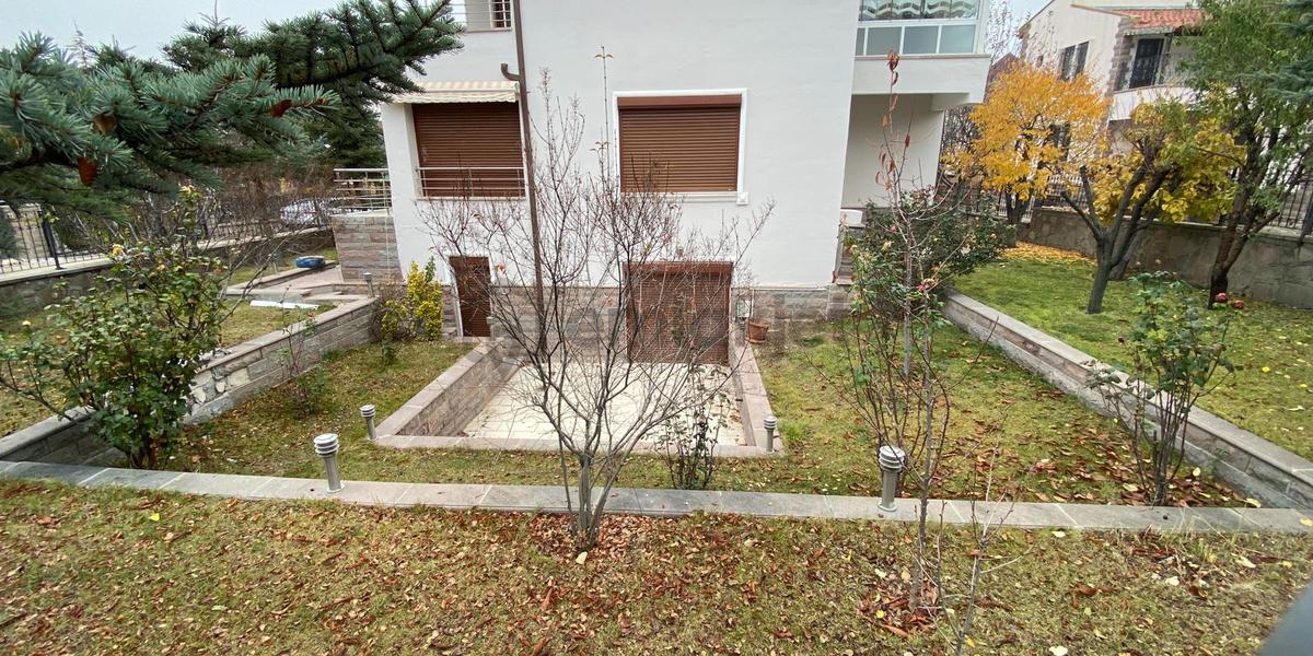 Gölbaşı Bahçelievler Şafak Sitesinde 5+2 Satılık Villa - 9