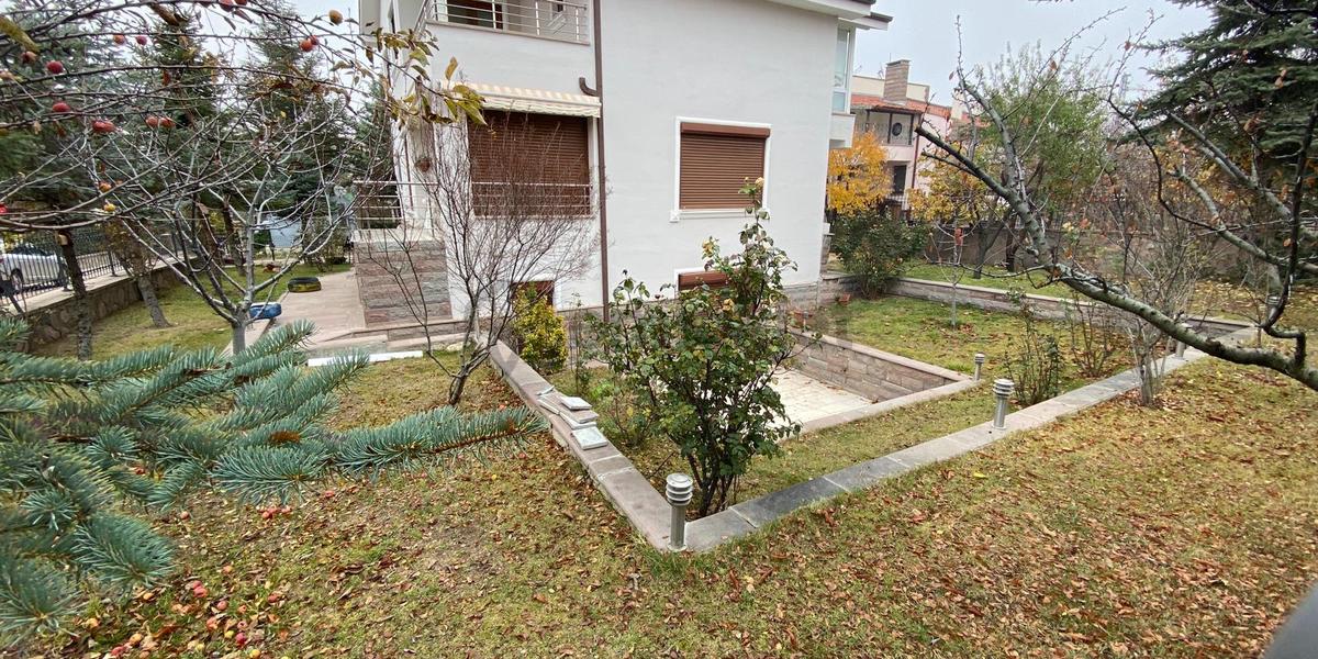 Gölbaşı Bahçelievler Şafak Sitesinde 5+2 Satılık Villa - 11