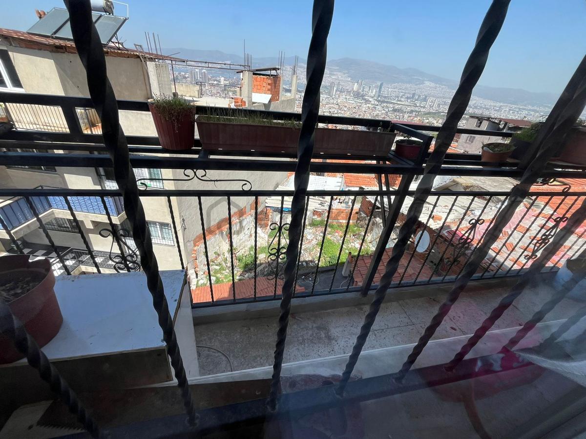 Acil Konak Ulubatlı Mah.de 2+1 M2 Arakat Tadilatlı Daire 95 M2 - 4