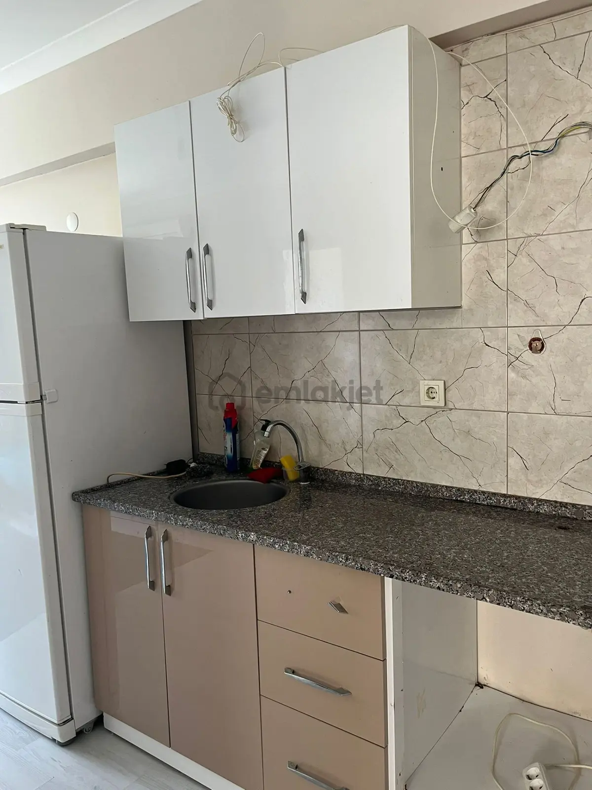 Sahibinden 2+1 Üniversiteye Dolmuşa Yakın Eşyalı - 8