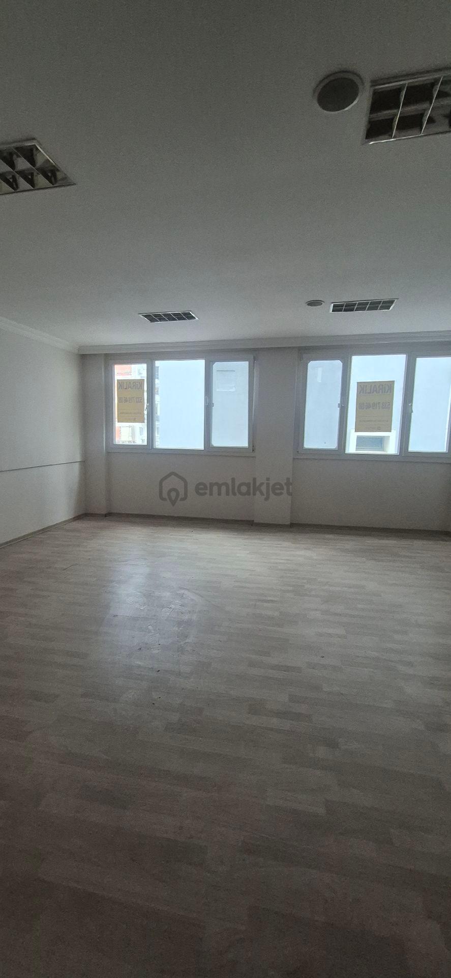 Bornova Da Kiralık 2 Kat Geniş Dükkan - 25
