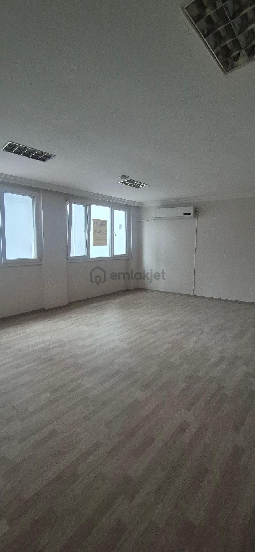 Bornova Da Kiralık 2 Kat Geniş Dükkan - 27