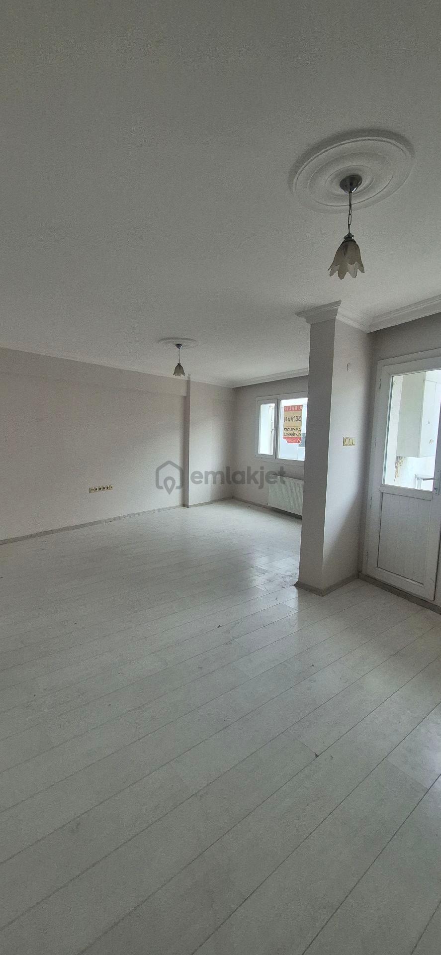 Bornova Da Kiralık 2 Kat Geniş Dükkan - 20
