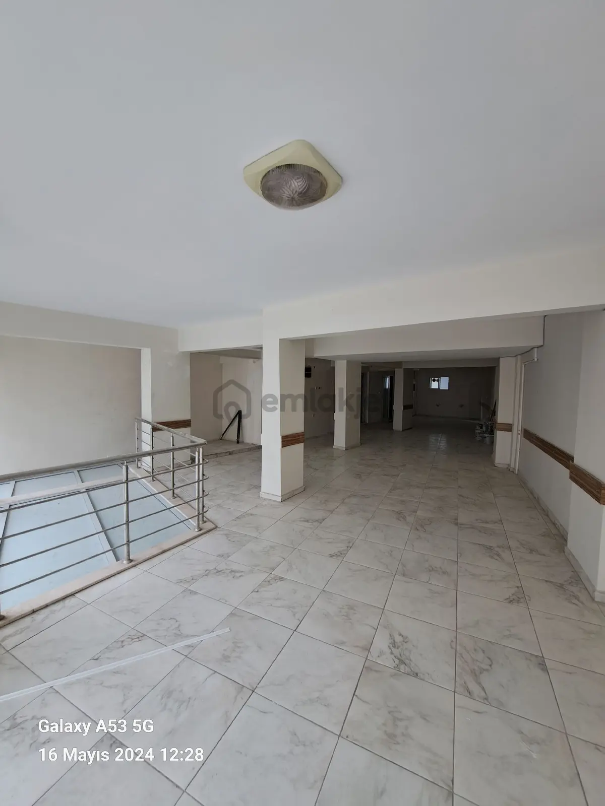 Bornova Da Kiralık 2 Kat Geniş Dükkan - 7