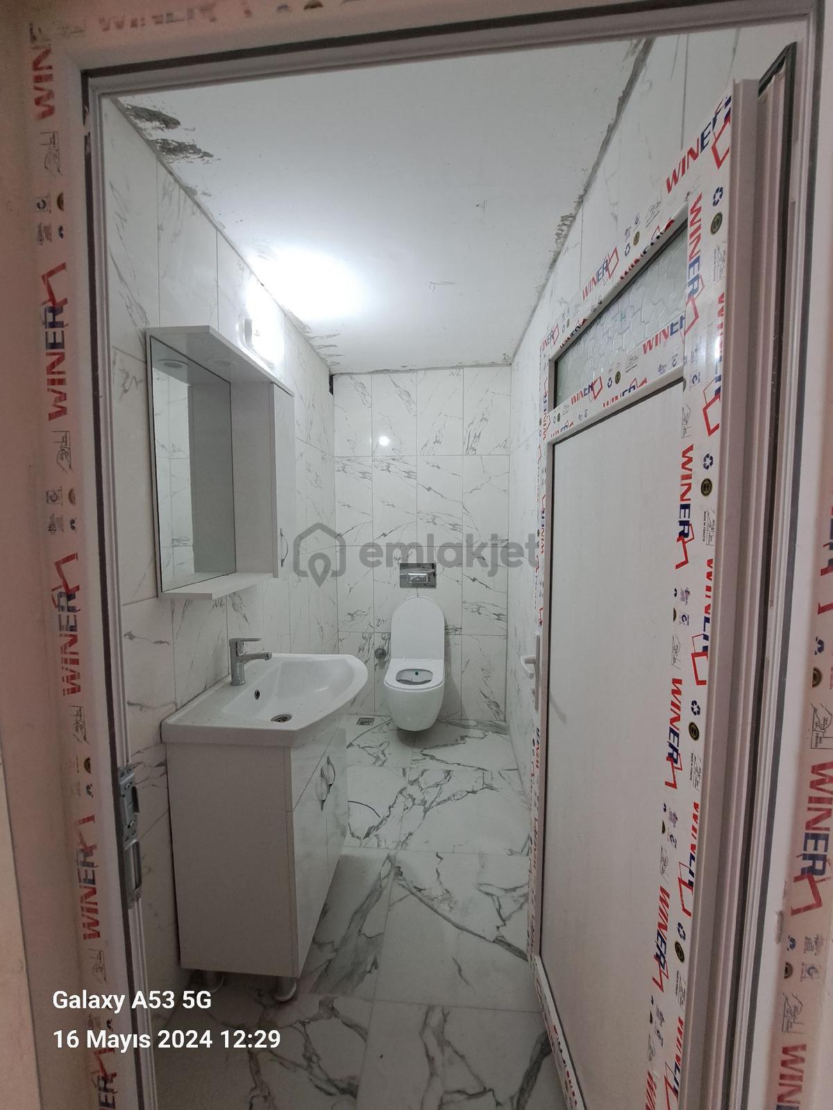 Bornova Da Kiralık 2 Kat Geniş Dükkan - 9