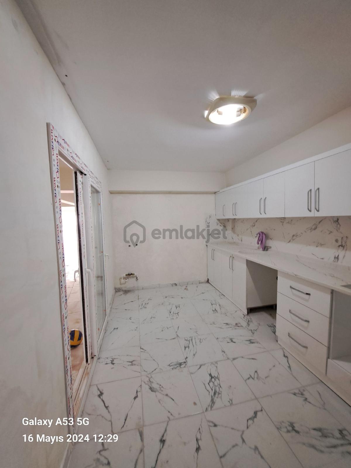 Bornova Da Kiralık 2 Kat Geniş Dükkan - 4