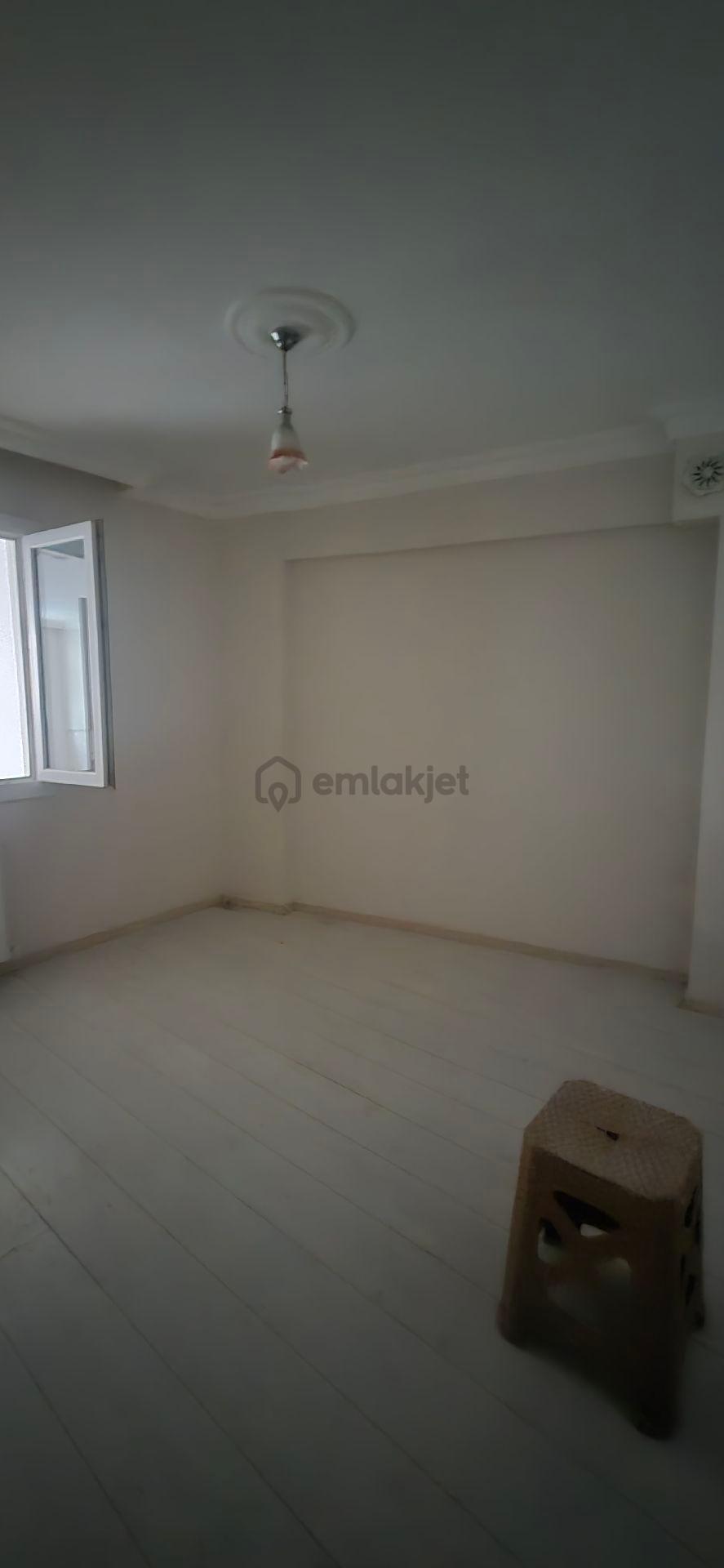 Bornova Da Kiralık 2 Kat Geniş Dükkan - 35