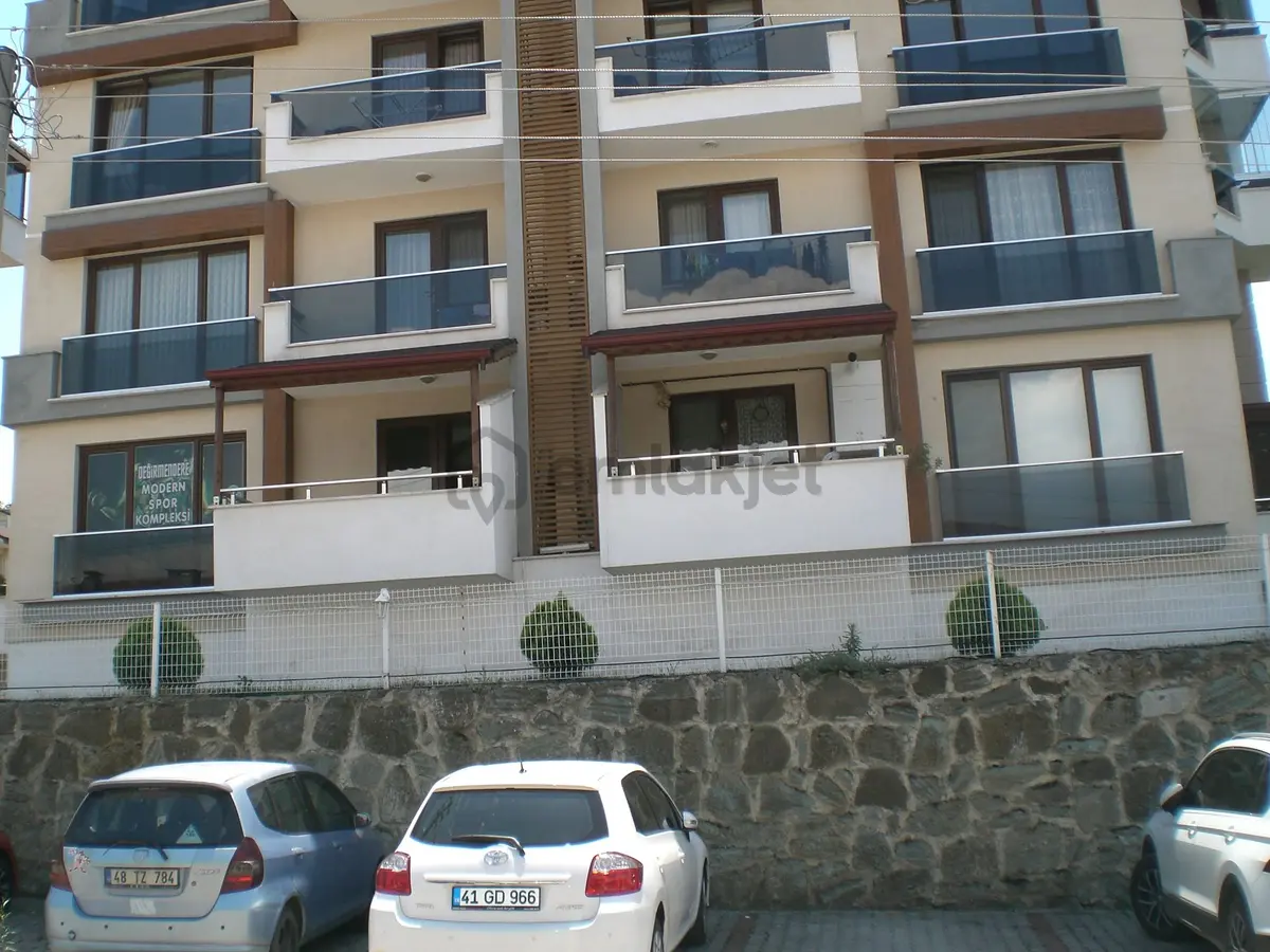 Topçular Mahallesinde Site İçerisinde 3+1 Bahçe Dublex Daire - 2