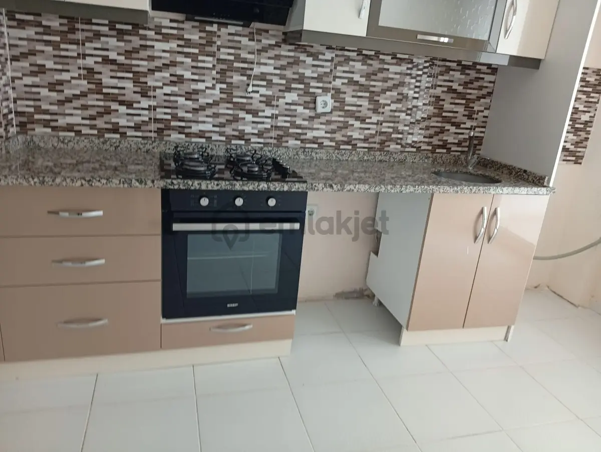 Sahibinden Geniş, 3+1, 2 Banyo, 2 Asansör, Ara Kat, Güney Cephe - 21