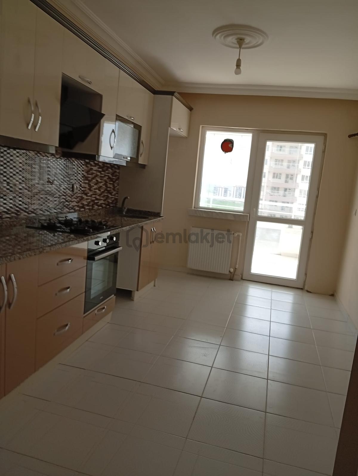 Sahibinden Geniş, 3+1, 2 Banyo, 2 Asansör, Ara Kat, Güney Cephe - 20