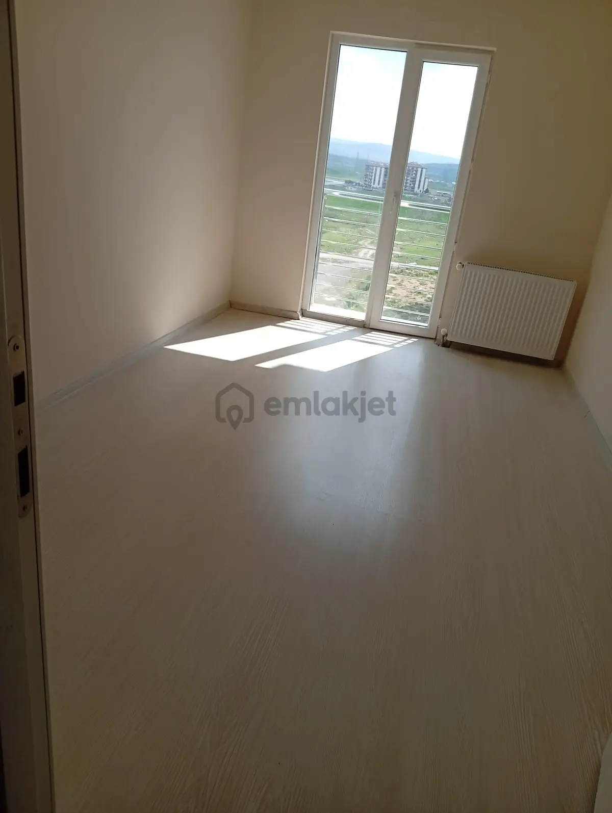 Sahibinden Geniş, 3+1, 2 Banyo, 2 Asansör, Ara Kat, Güney Cephe - 8