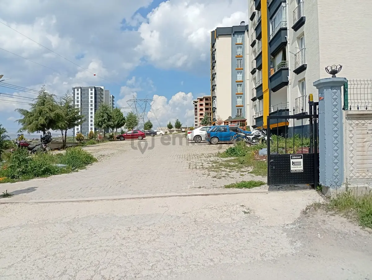 Sahibinden Geniş, 3+1, 2 Banyo, 2 Asansör, Ara Kat, Güney Cephe - 19