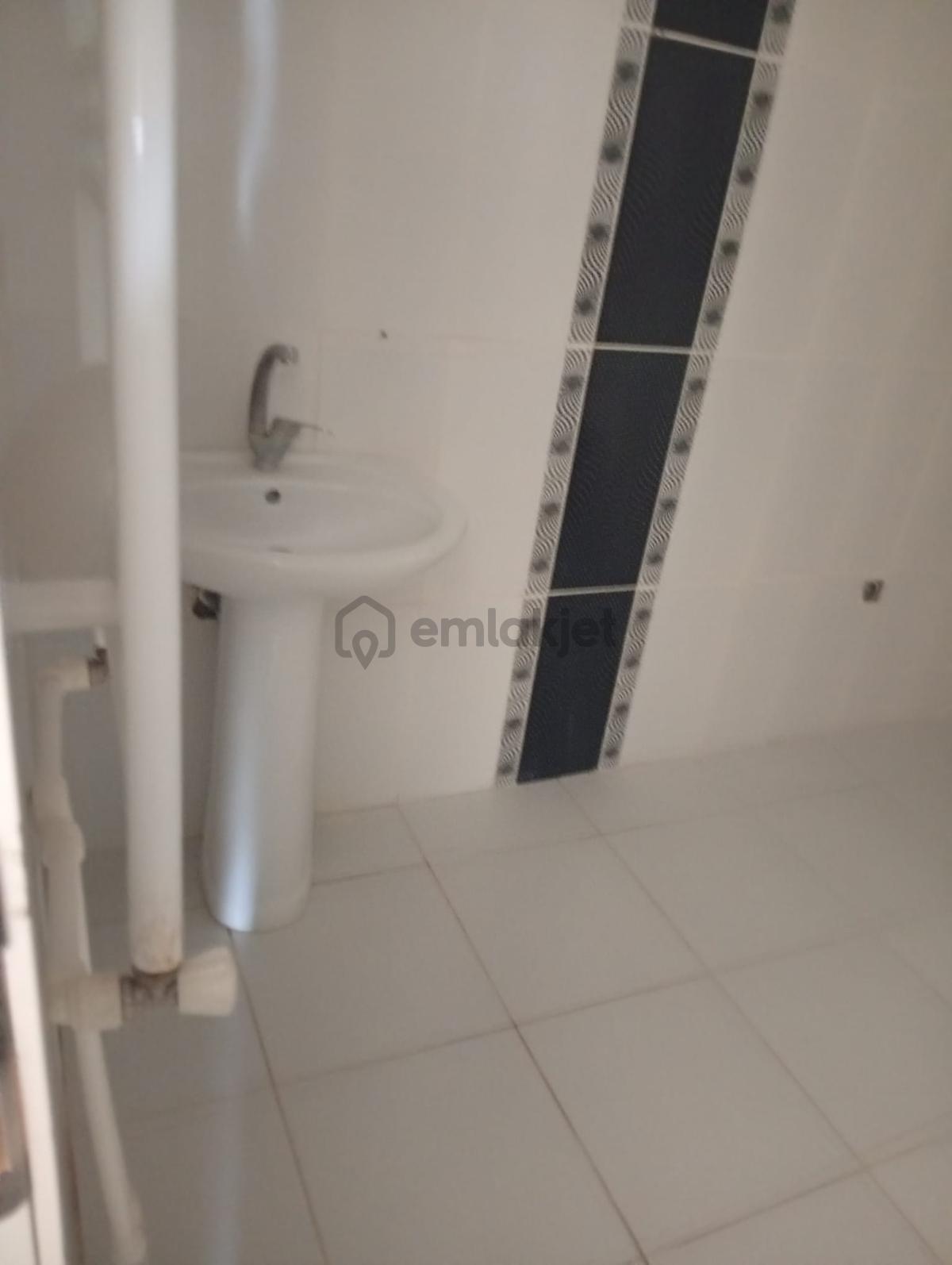 Sahibinden Geniş, 3+1, 2 Banyo, 2 Asansör, Ara Kat, Güney Cephe - 15