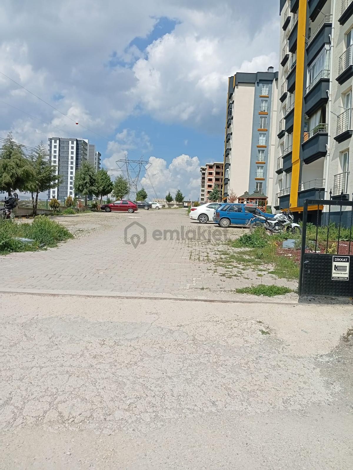 Sahibinden Geniş, 3+1, 2 Banyo, 2 Asansör, Ara Kat, Güney Cephe - 16