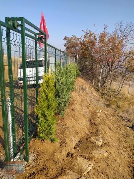 Aktaş 'tan İnegöl Karagölet Te Resmi Yola Cepe Tarla