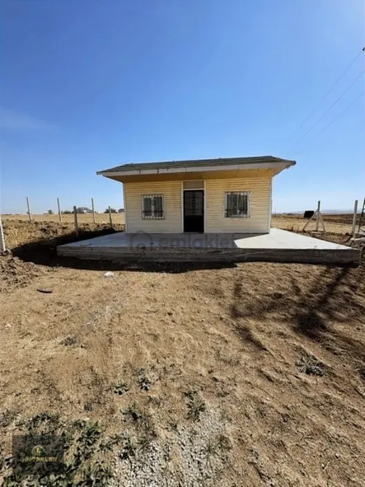 Gölbaşı'nda Evi İle Birlikte Satılık Müstakil Arsa ! - 3