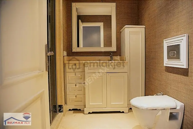 Silahtarağa Cad. Üzerinde Deniz Manzaralı Satılık Geniş Daire - 11