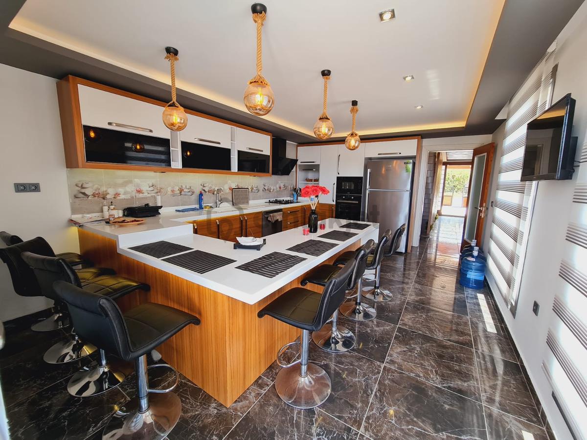Full Manzara-acık/kapalı Havuz-sauna-bahçe-kapalı Garaj-asansor-1100 M2-7+2-tamamı Müstakıl - 18