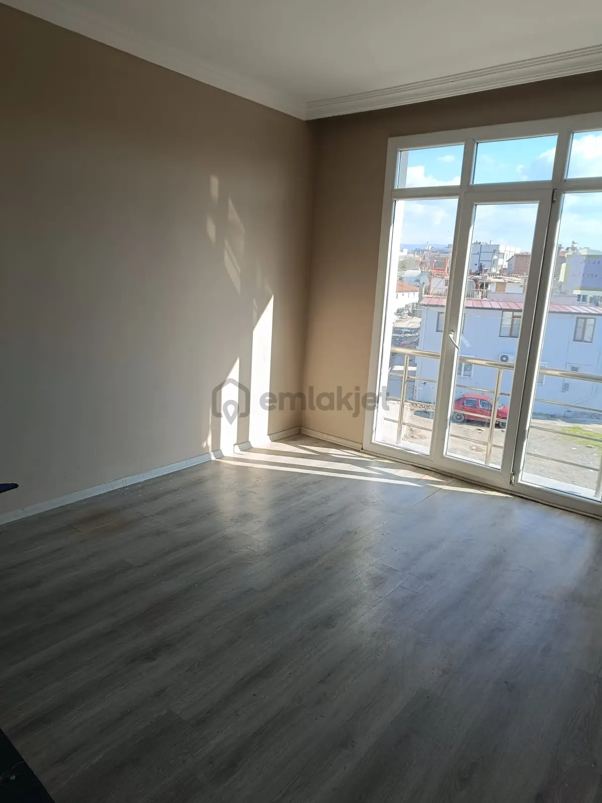 Sahibinden Burhaniye Merkezde Kiralık 1+1
