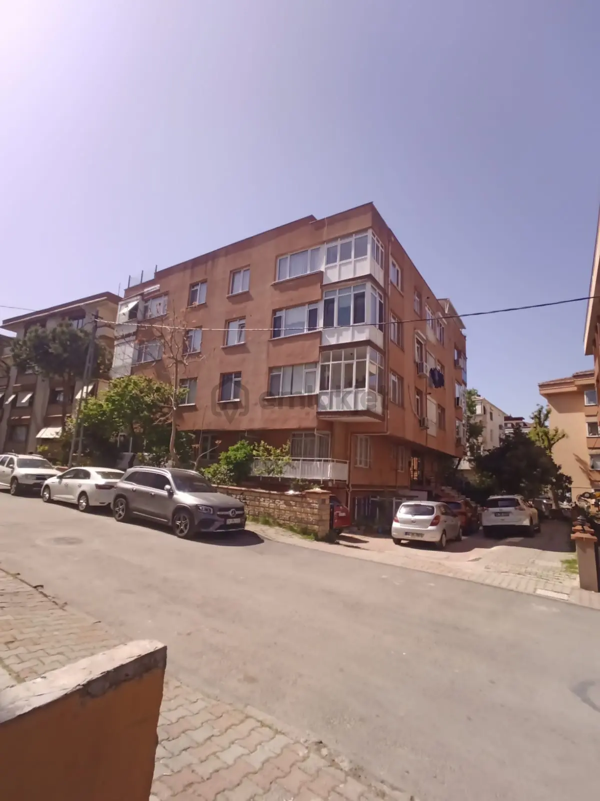 Küçükyalı / Mektep Cad /bahçe Katı. - 12