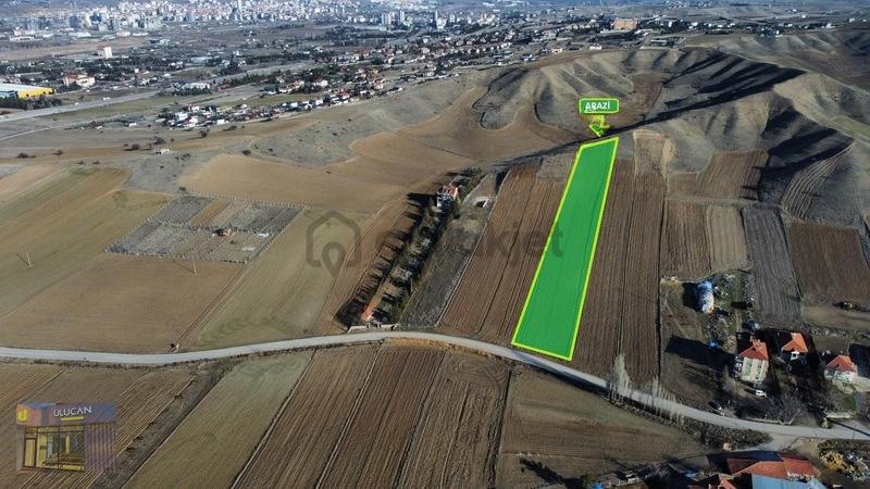 Ulucandan Ankara Kahramankazanda Asfalta Cephe Uygun Arazi - 3