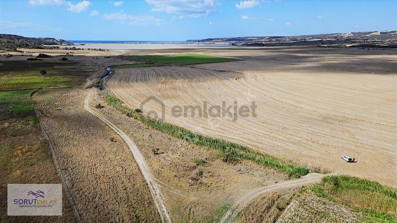 Denize Yakın Konumda Satılık 27.000 M2 Tarla - 24