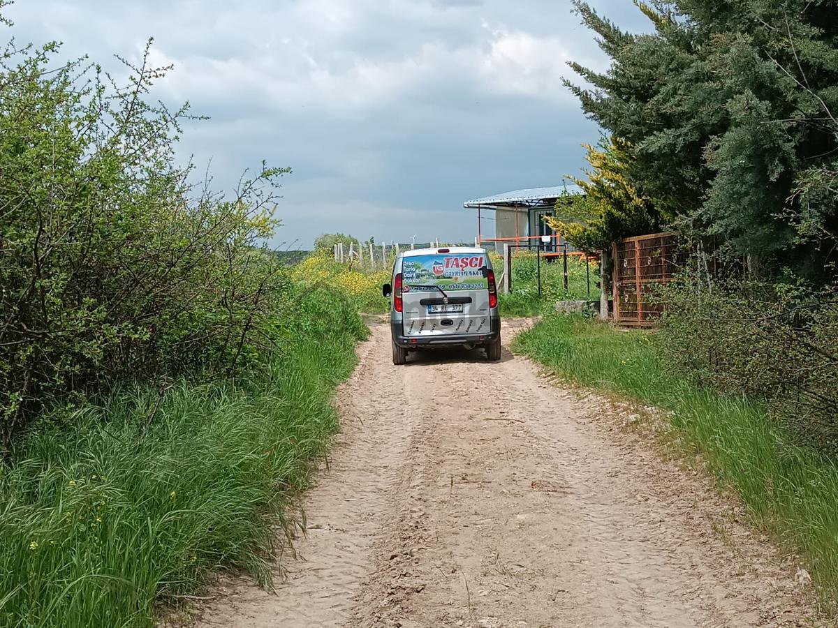 Vize Saray İstanbul Yolu Üzerinde Satılık 563 M2 Tarla - 7