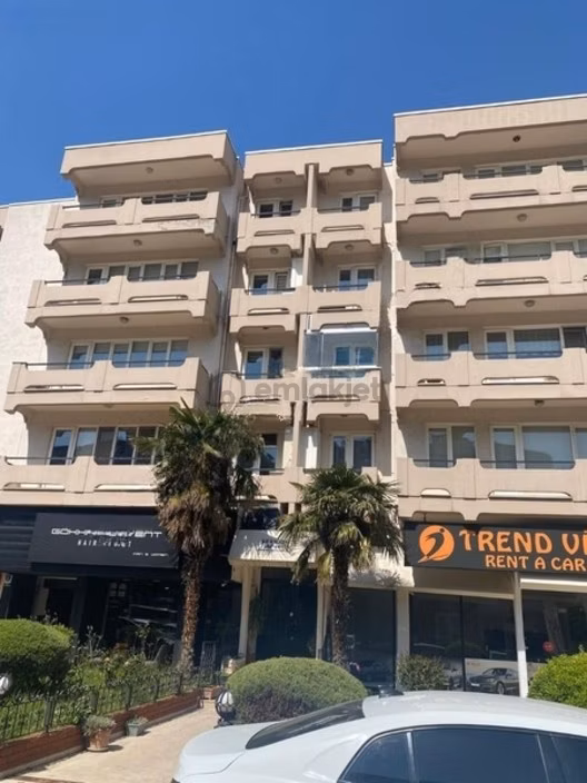 Kükürtlü Mah.cadde Üzerinde Satılık 3+1 Daire.