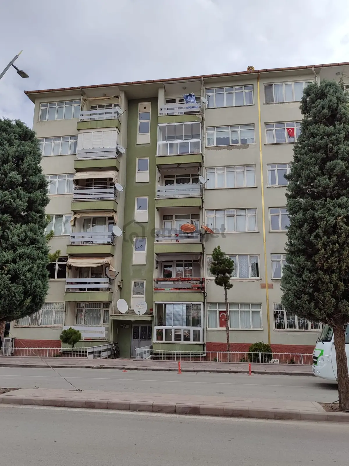 Güven Evlerde Kat 4 Daire 10 Da Satılık 2+1 Temiz Daire