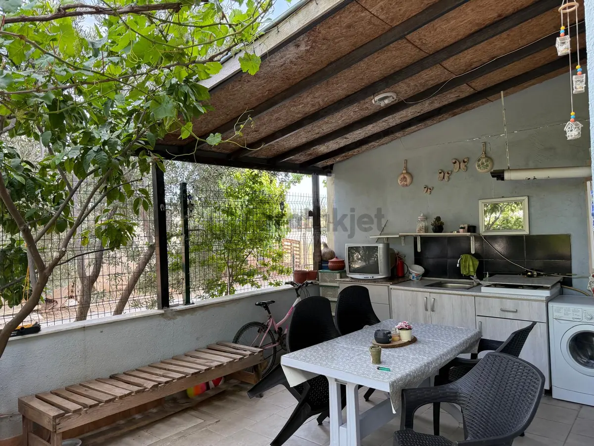 Mithat Paşa Mahallesin'de 4+1 Tripleks Satılık - 10