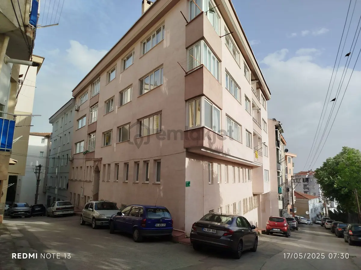Umurbey'de 3+1 Masrafsız Geniş Satılık Geniş Daire