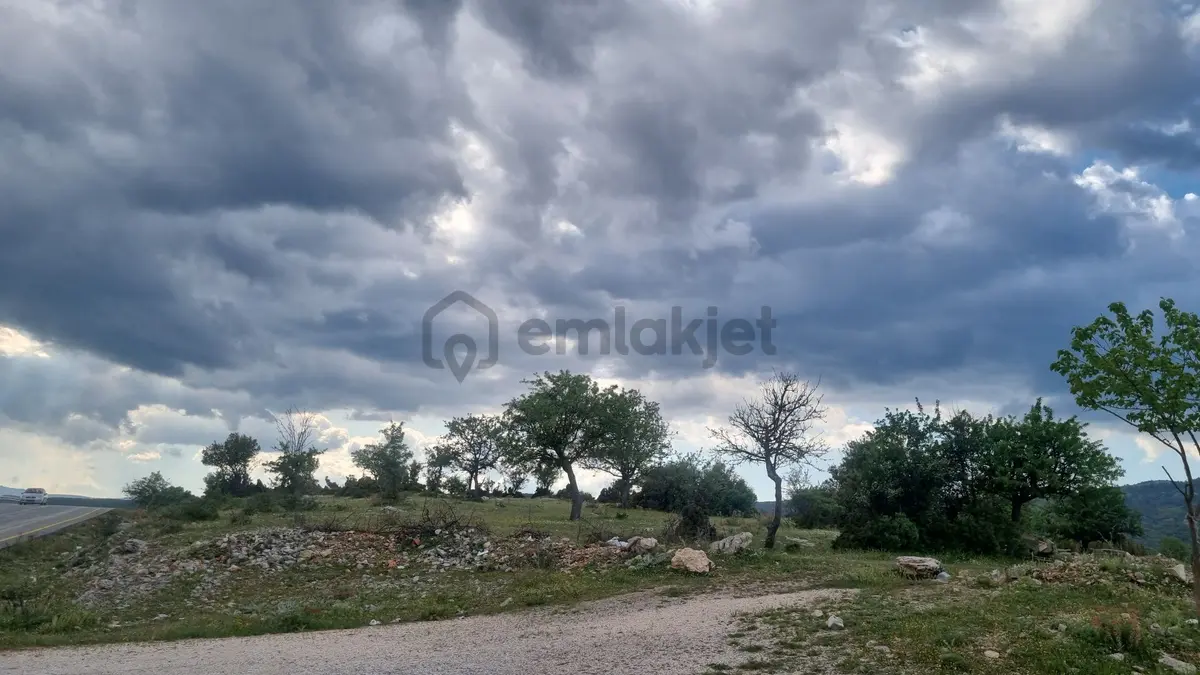 Akkaya Mah Satılık Yol Cepheli Tarla - 9