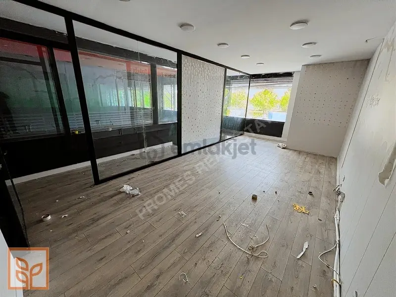 Batışehir Satılık Dükkan - Rezidans Girişinde - %20kdv - 25