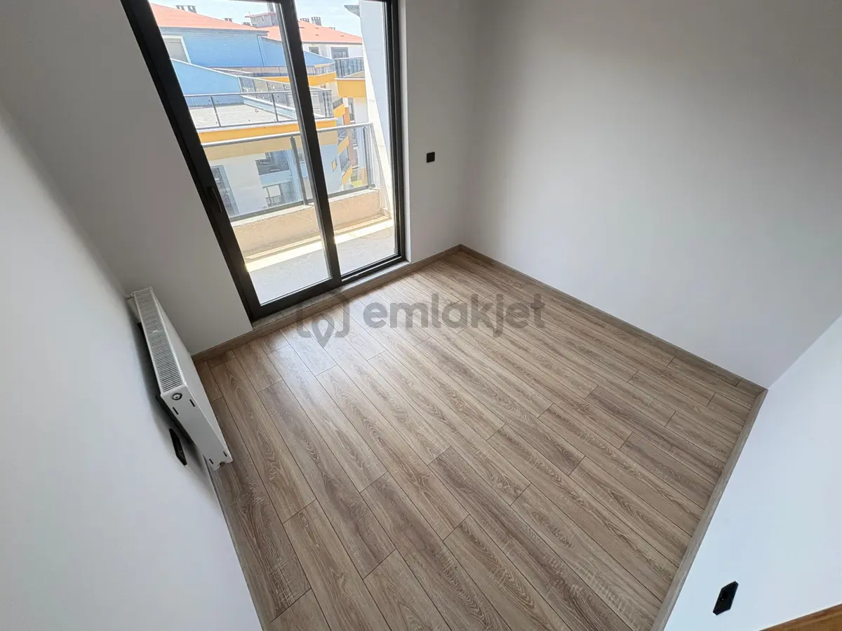 Arya'dan Şık Tasarımlı Satılık 2+1 Lüks Daire - 24
