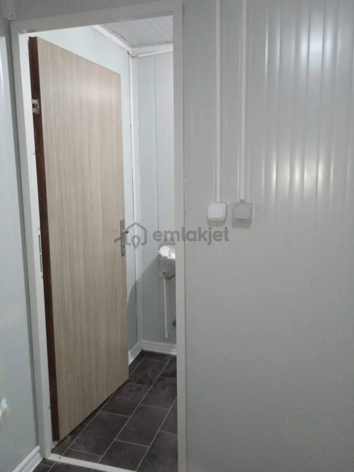 Menderes Çakaltepe De 440 M2 Arsa İçinde Konteyner Ev - 26