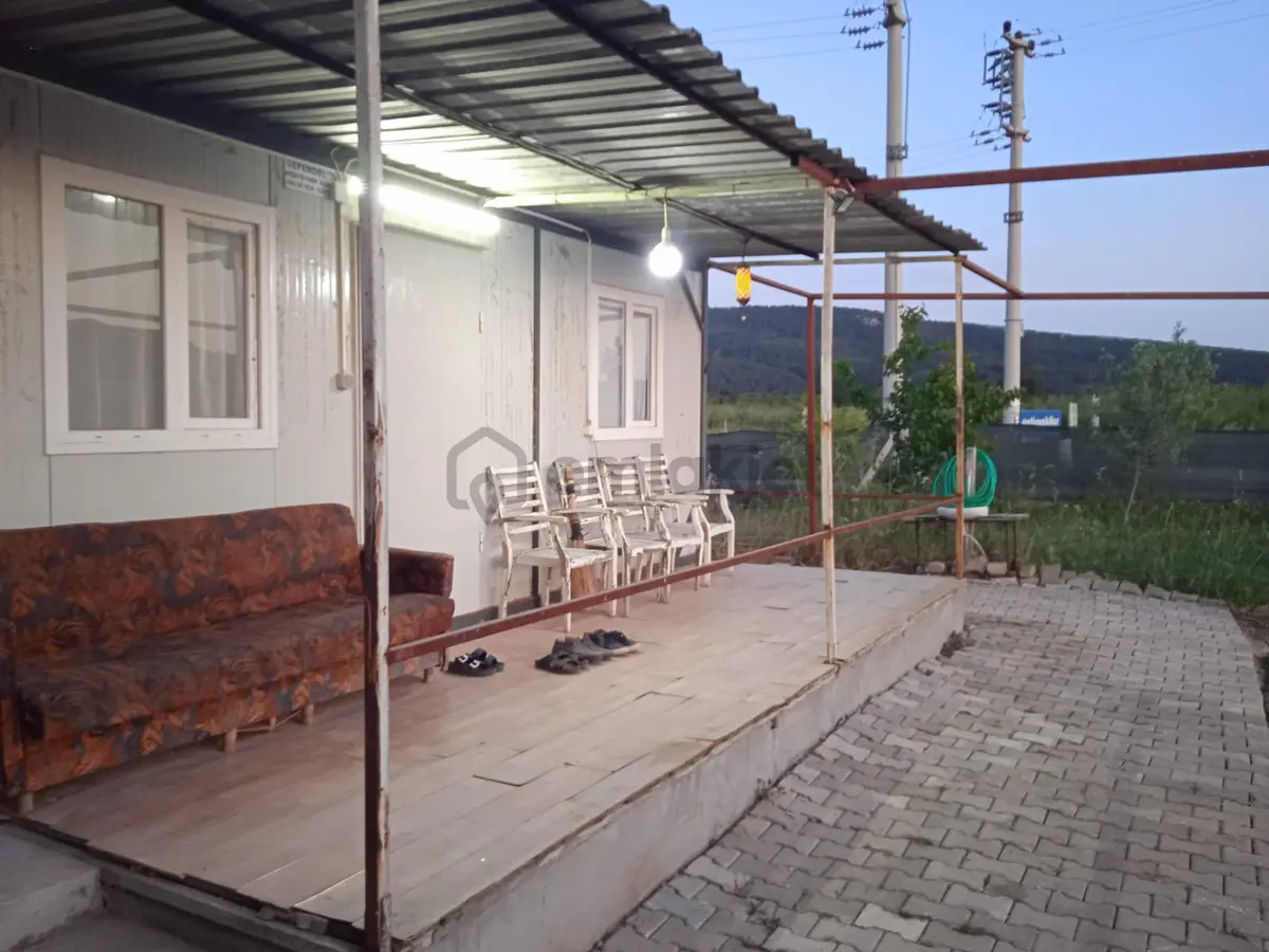 Menderes Çakaltepe De 440 M2 Arsa İçinde Konteyner Ev - 3