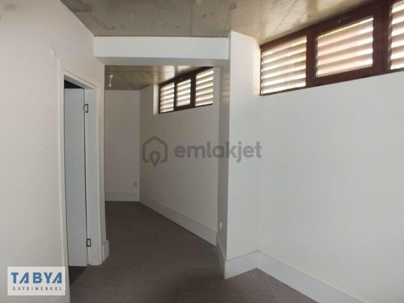 Cadde Üzeri Giriş Kat Dükkan Mağaza - 19