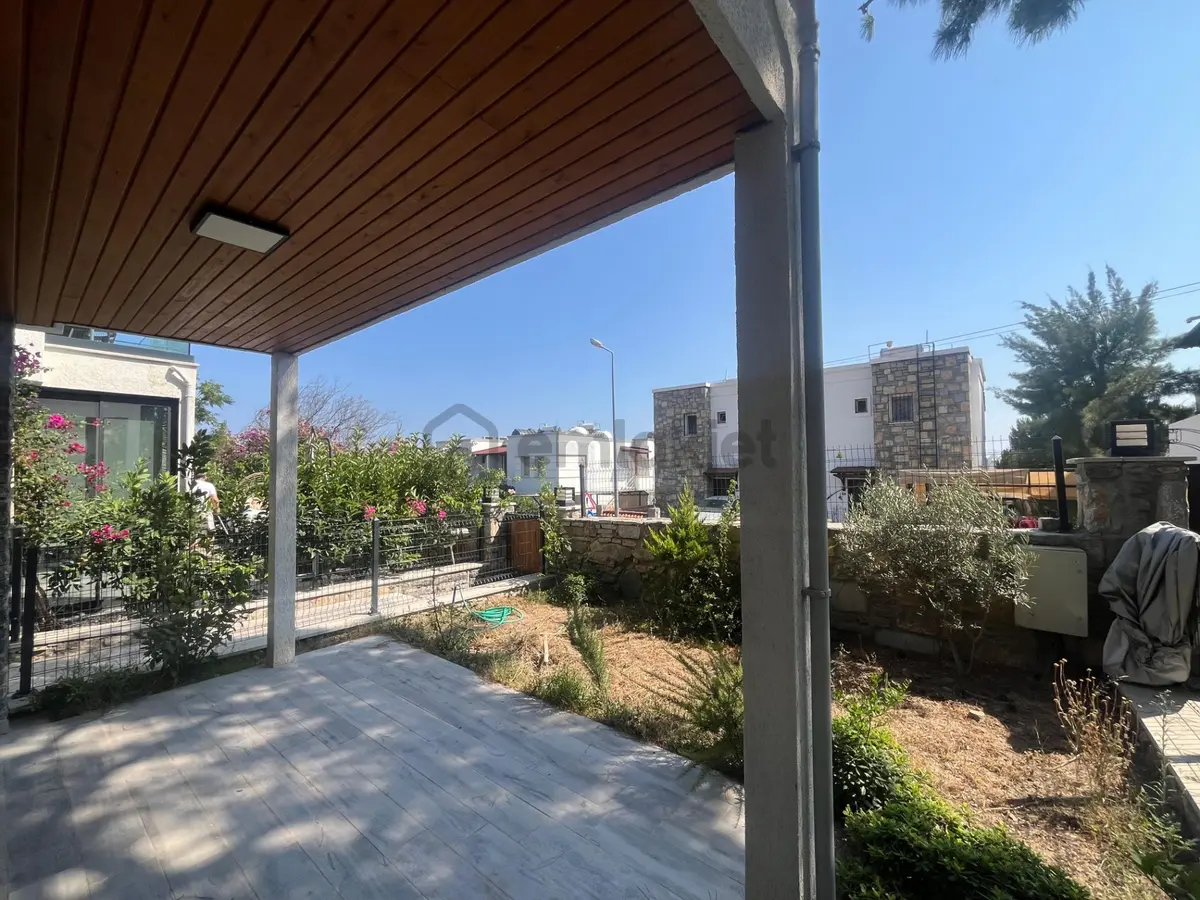 Bodrum Konacık'ta Satılık Bahçe Ve Üst Kat 2+1 Daire - 9