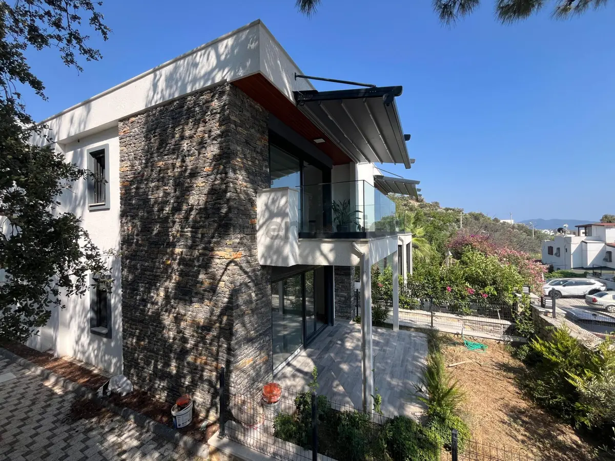 Bodrum Konacık'ta Satılık Bahçe Ve Üst Kat 2+1 Daire - 4