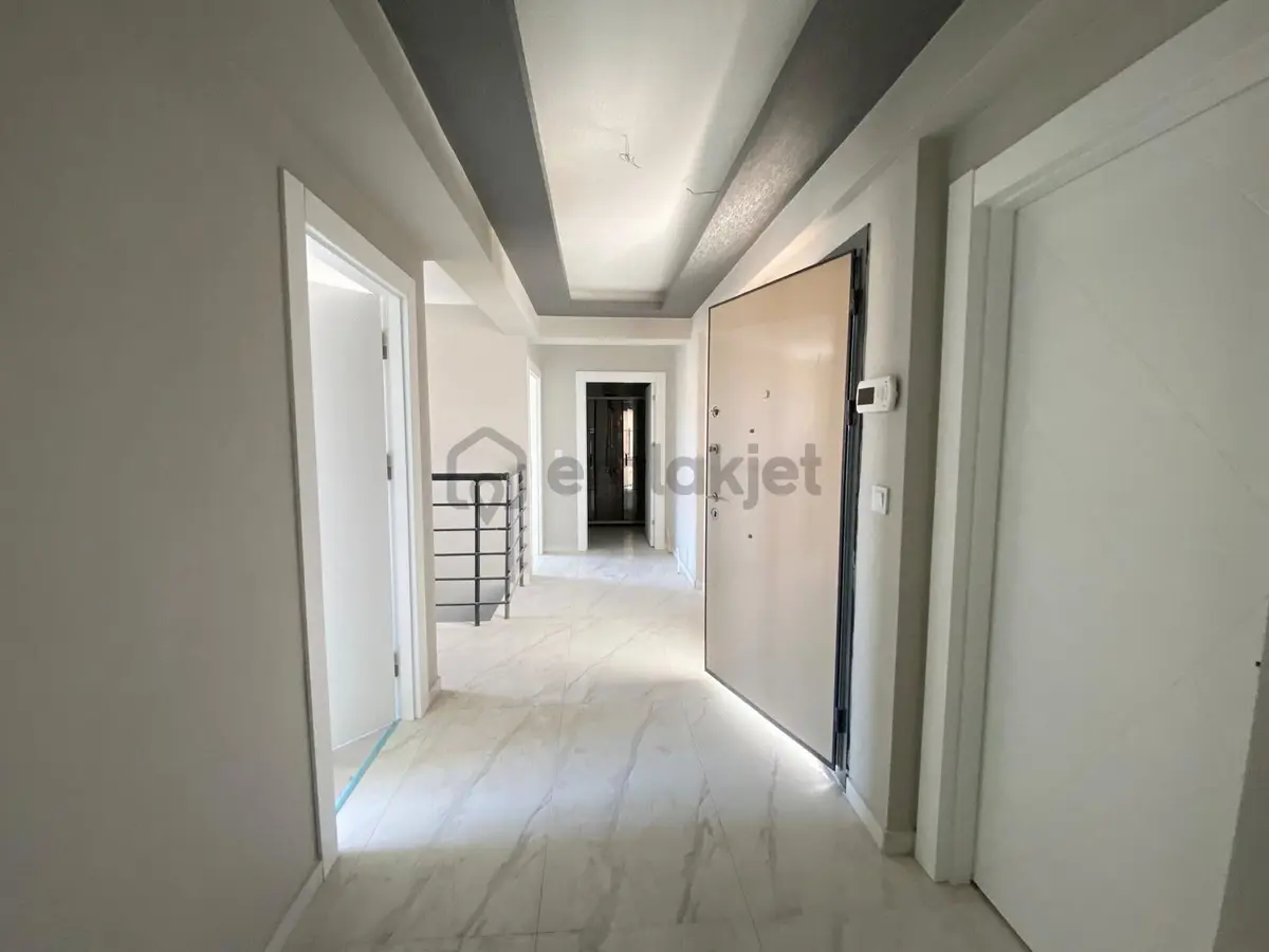 Öz'maşallah.dan Satılık 7+1 Dupleks Çift Giriş Çift Mutfaklı,, - 32